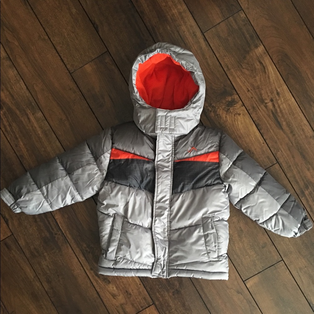 Vertical ‘9 Snow Coat